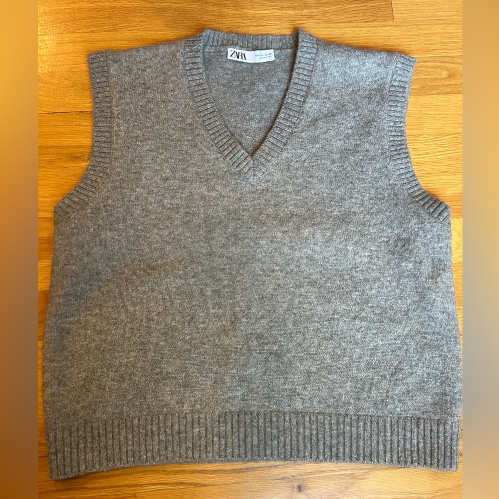 Zara sweater vest, gray, size L
